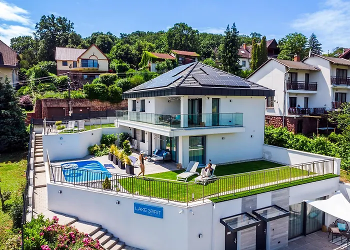 Lake Spirit Boutique Apartments